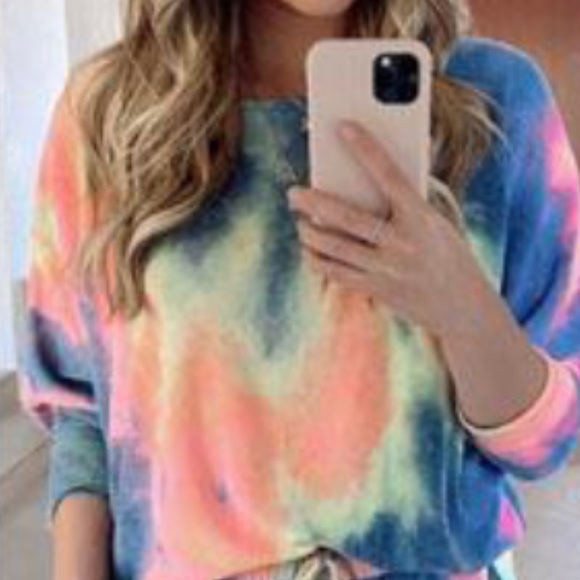 Tie dye short set. 3/4 sleeve top, biker short. - Picture 3 of 6